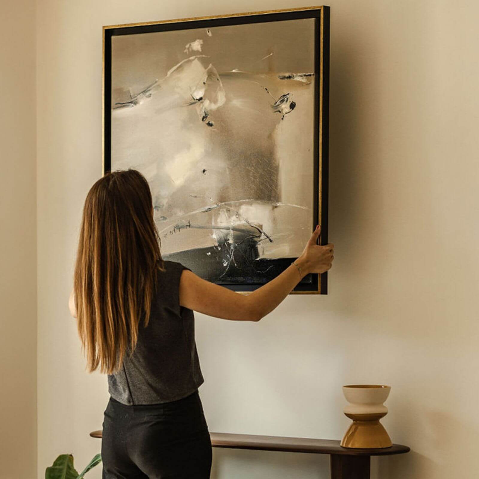 Sale of contemporary paintings and sculptures online and in