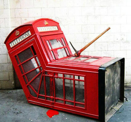 banksy cabine telephonique