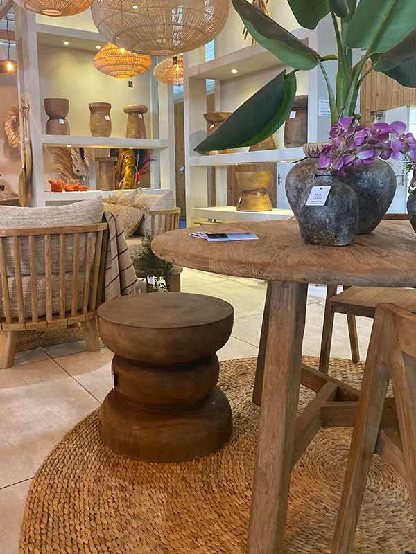 stand maison et objet - salle à manger en bois et matière naturelle