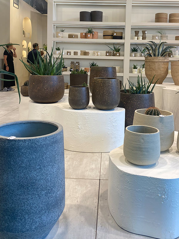 salon maison et objet 2023 - pots de fleurs en céramique