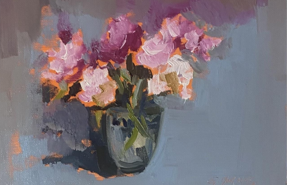Malerei von Stillleben- Carré d'artistes. Malereien von Géraldine Morales, die einen Blumenstrauß in einer Vase darstellen.