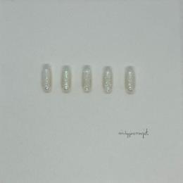 Peinture white pills par Marjot Emily Jane  | Tableau Abstrait Minimaliste