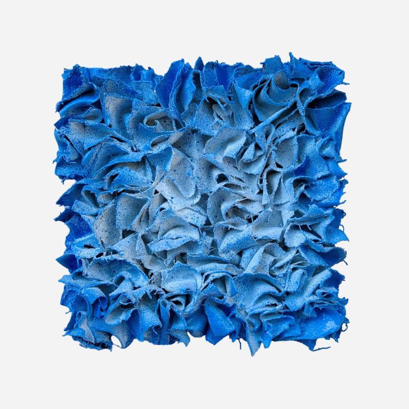 Gemälde Light Blue von Dalloz Julie | Gemälde Abstrakt Materialismus Minimalistisch Graffiti Holz Textil Upcycling