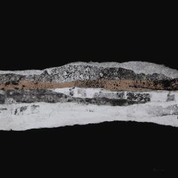 Peinture #4 from the series The Land Seems Inhabited to Them  par Sousa de Sousa Bárbara | Tableau Abstrait Collage minimaliste, noir & blanc, Paysages