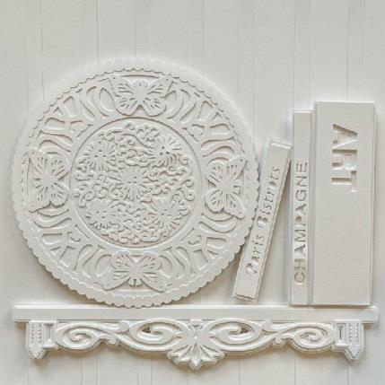 Peinture plate on a shelf par Ryder Susan | Tableau Matiérisme Collage, Papier Natures mortes