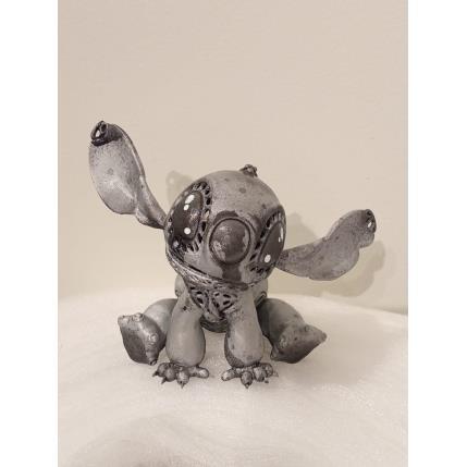 Sculpture Silver stitch by Shenoda | Sculpture Pop-art Graffiti, Resin