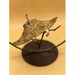 Sculpture baby raie by Eres Nicolas | Sculpture Figurative Metal Animals
