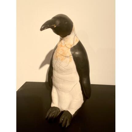 Sculpture Manchot raku par Escoffier Odile | Sculpture