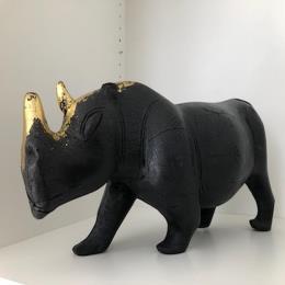 Sculpture Saï par Virginie Brunet | Sculpture Figuratif Bois, Feuille d'or Animaux