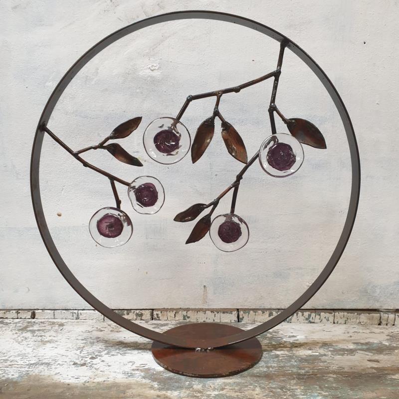 Sculpture cercle de vie florale aubergine par Eres Nicolas | Sculpture Figuratif Animaux Nature Métal
