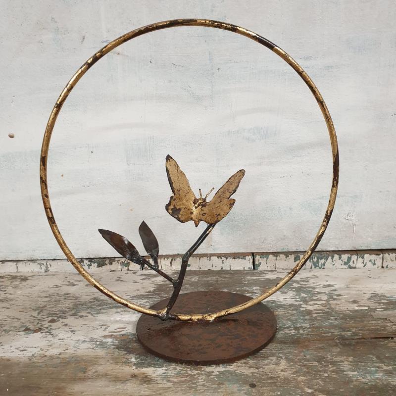 Sculpture papillon sur branche by Eres Nicolas | Sculpture Figurative Animals Metal