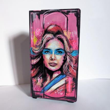 Sculpture Marianne marchons marchons rose by Sufyr | Sculpture Street art Graffiti, Posca Portrait