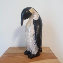 Skulptur Manchot empereur 12 von Escoffier Odile | Skulptur Figurativ Raku Tiere