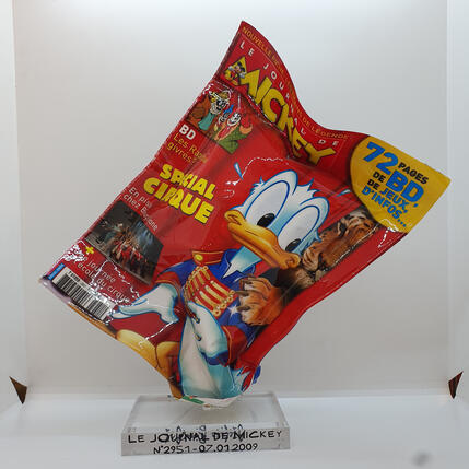 Sculpture Le journal de Mickey n°2951 - 07.01.2009 by Atelier RingArt | Sculpture