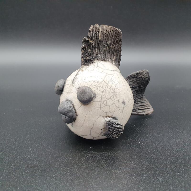 Sculpture Poisson petit bisou par Escoffier Odile | Sculpture Figuratif Animaux Raku