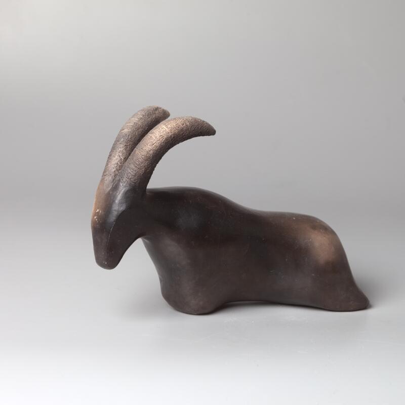 Sculpture Le Bouquetin par Nathalie Roverato | Sculpture Figuratif Animaux Nature Raku