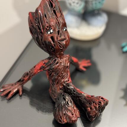 Sculpture Dark Groot sun bath par Shenoda | Sculpture Pop-art Graffiti, Résine
