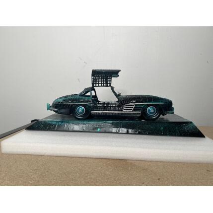 Sculpture 300 SL version MERCEDES AMG PETRONAS F1 par Shenoda | Sculpture Pop-art Graffiti, Résine