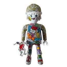 Sculpture PLAYMOBIL XL 63cm KEITH HARING et son accessoire  by Frany La Chipie | Sculpture Pop-art Graffiti, Posca Pop icons