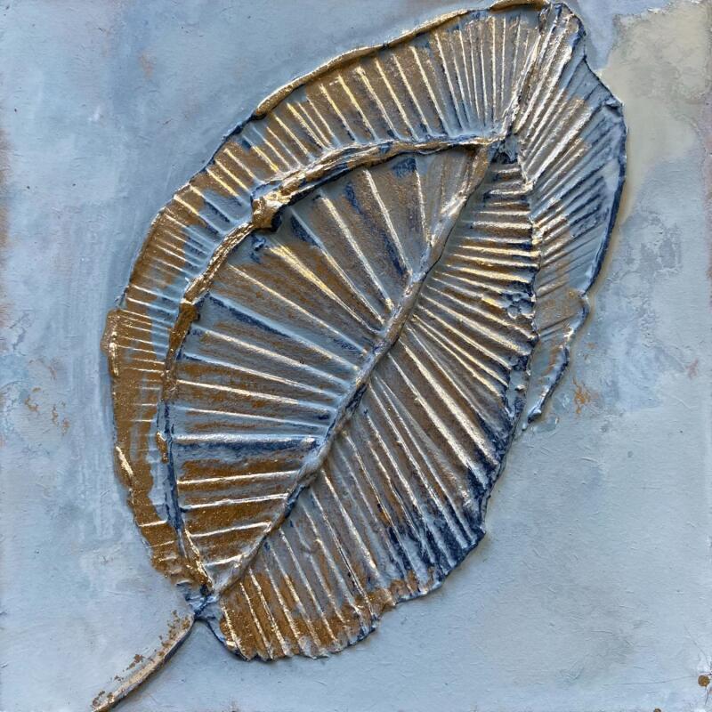 Painting Grande feuille dorée sur fond vert de gris by Trébucq Marion  | Painting Figurative Nature Acrylic Pigments