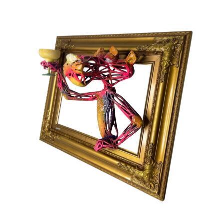Sculpture Panthère Rose Tchin! Champagne d'Or par Shenoda | Sculpture Pop-art Graffiti, Résine
