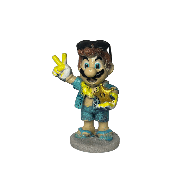 Sculpture TURQUOISE MARIO BEACH par Shenoda | Sculpture Pop-art Graffiti Résine