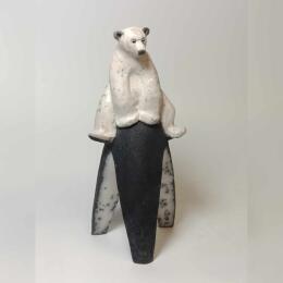 Sculpture Ours acrobate par Roche Clarisse | Sculpture  Céramique, Raku Animaux