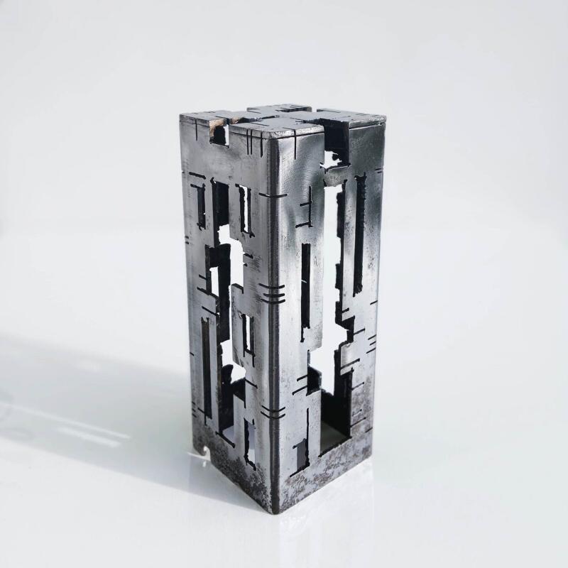 Sculpture Building 24 par Poumès Jérôme | Sculpture Figuratif Urbain Métal