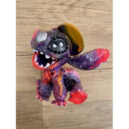 Sculpture Stitch cap violet par Shenoda | Sculpture Pop-art Graffiti, Résine