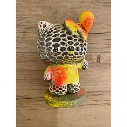 Sculpture Hello Kitty bonbon citron by Shenoda | Sculpture Pop-art Graffiti, Resin