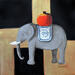 Pintura Éléphant à la grenade por Lionnet Pascal | Pintura Surrealismo Life style Animales Minimalista Acrílico