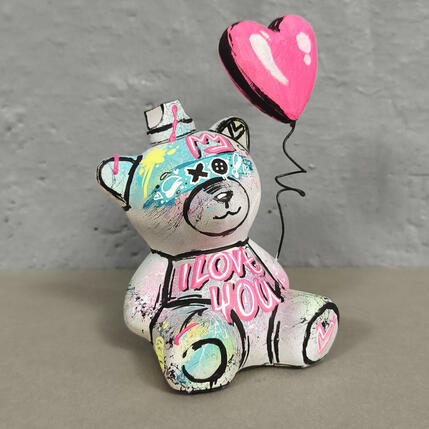 Sculpture L'ourson I love you by Sufyr | Sculpture Street art Graffiti, Posca